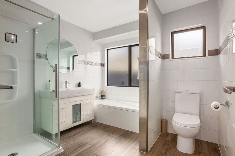 Photo of property in 14 Spyglass Lane, Whitby, Porirua, 5024