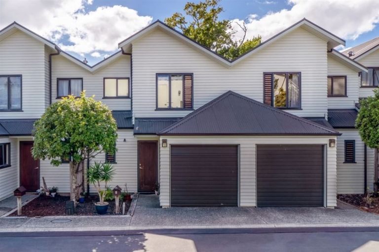 Photo of property in 8/11 The Avenue, Albany, Auckland, 0632