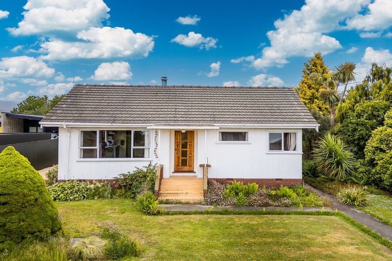 Photo of property in 6 Holmes Street, Waimate, 7924