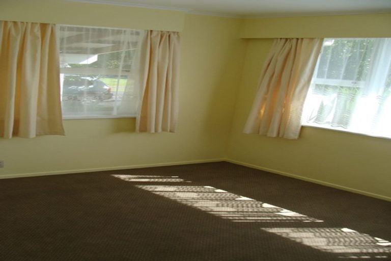 Photo of property in 43 Walworth Avenue, Pakuranga Heights, Auckland, 2010