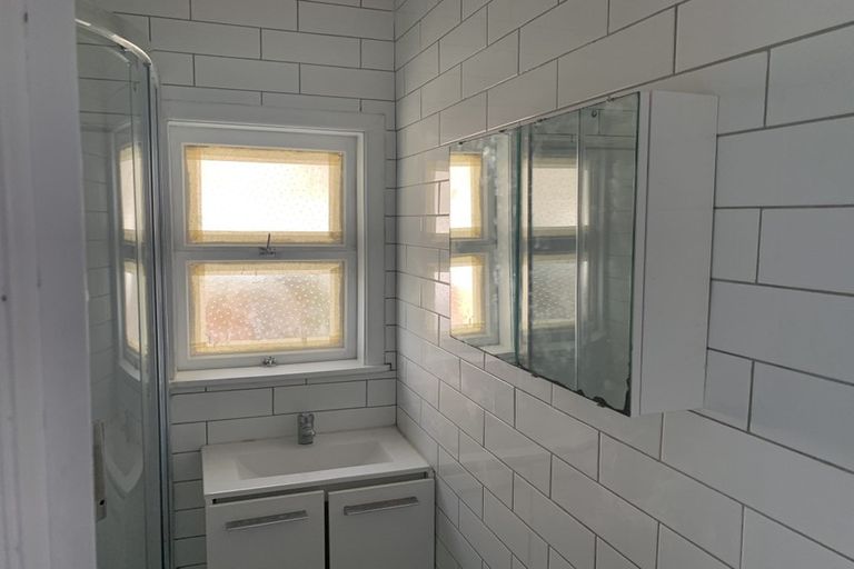 Photo of property in 11a Hill Crescent, Papakura, 2110