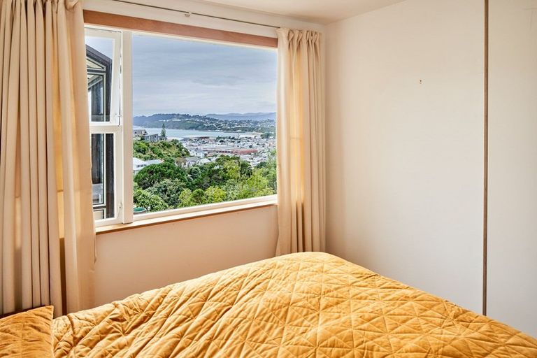 Photo of property in 5 Dunedin Terrace, Melrose, Wellington, 6023