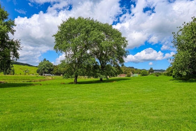 Photo of property in 299 Haruru Road, Kaukapakapa, 0873