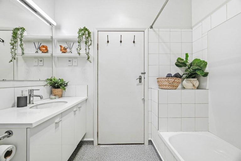 Photo of property in 1b Waiwhero Street, Mangakakahi, Rotorua, 3015