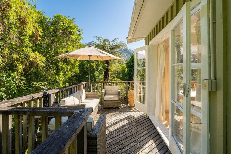 Photo of property in 786 Queen Charlotte Drive, Havelock, Picton, 7281