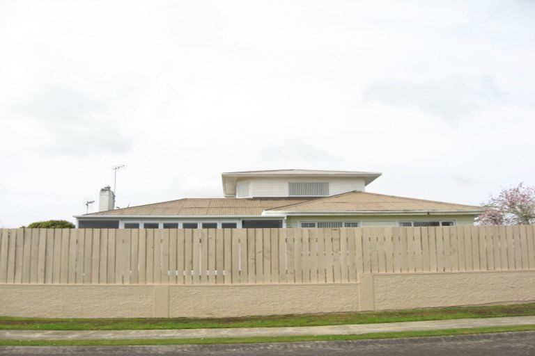 Photo of property in 43 Brown Street, Inglewood, 4330