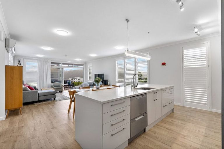 Photo of property in 1 Ocean View Terrace, Orewa, 0931