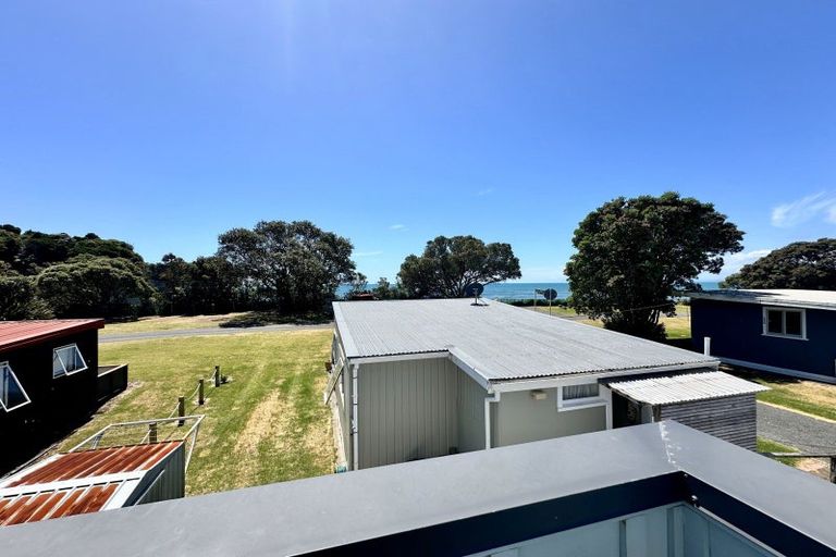 Photo of property in 8 Second Avenue, Urenui, 4377