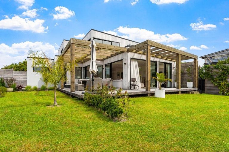 Photo of property in 20 Sunrise Boulevard, Snells Beach, 0920