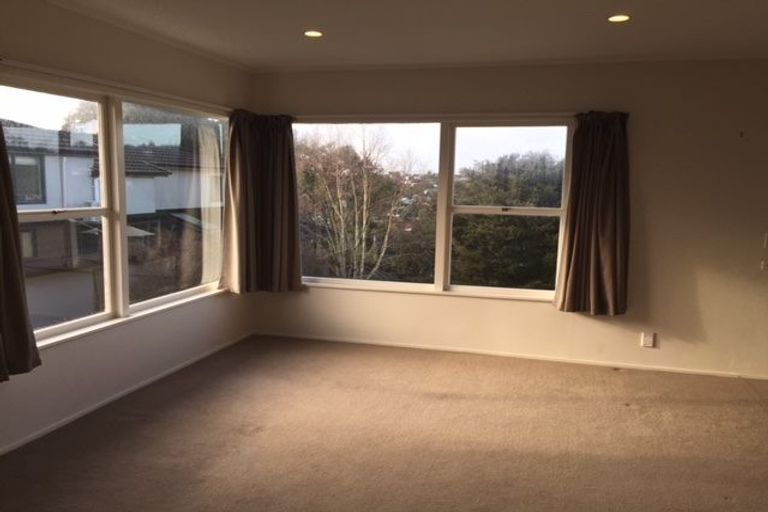 Photo of property in 2/58 Arran Road, Browns Bay, Auckland, 0630