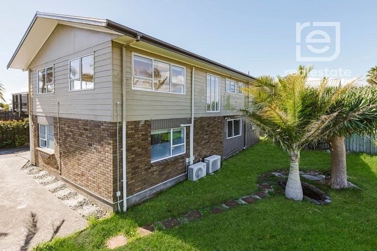 Photo of property in 3/3 Clarks Beach Road, Clarks Beach, 2122