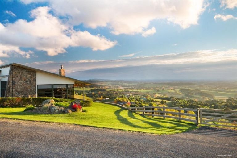 Photo of property in 288 Maxted Road, Bombay, Drury, 2579