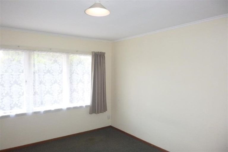 Photo of property in Rosalie Flats, 4/1034 Fergusson Drive, Clouston Park, Upper Hutt, 5018