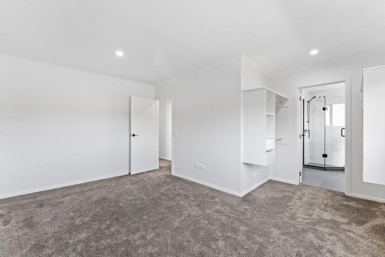 Photo of property in 30 Opaheke Road, Papakura, 2110