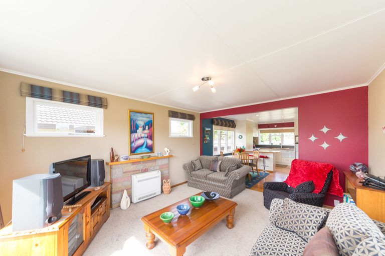 Photo of property in 3 Wincanton Place, Awapuni, Palmerston North, 4412