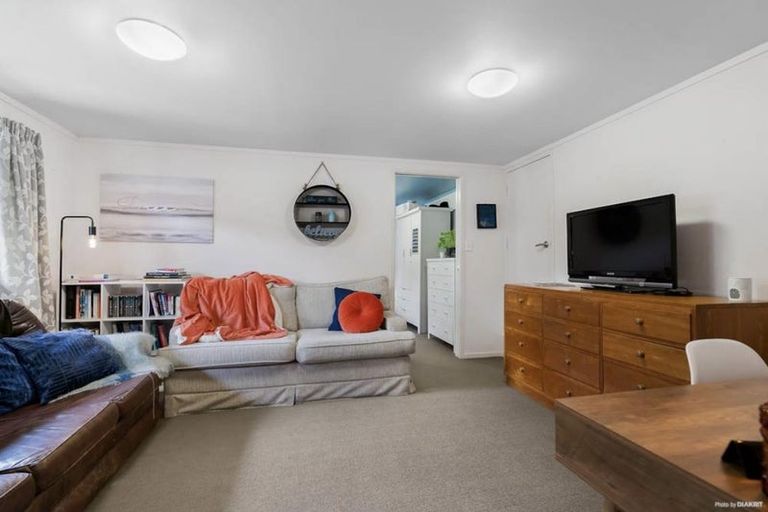 Photo of property in 14 Opal Avenue, Pakuranga, Auckland, 2010