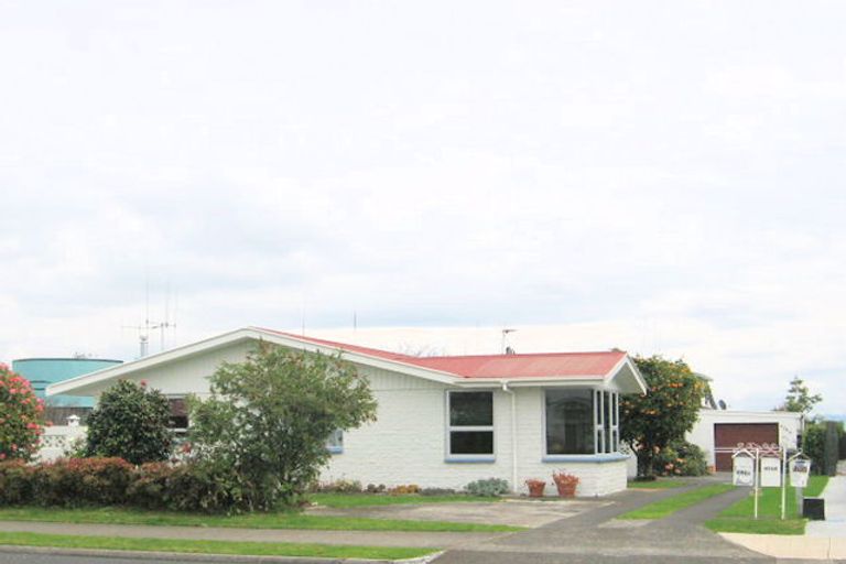 Photo of property in 404 Otumoetai Road, Otumoetai, Tauranga, 3110