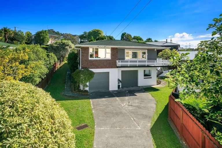 Photo of property in 22 Windermere Crescent, Blockhouse Bay, Auckland, 0600