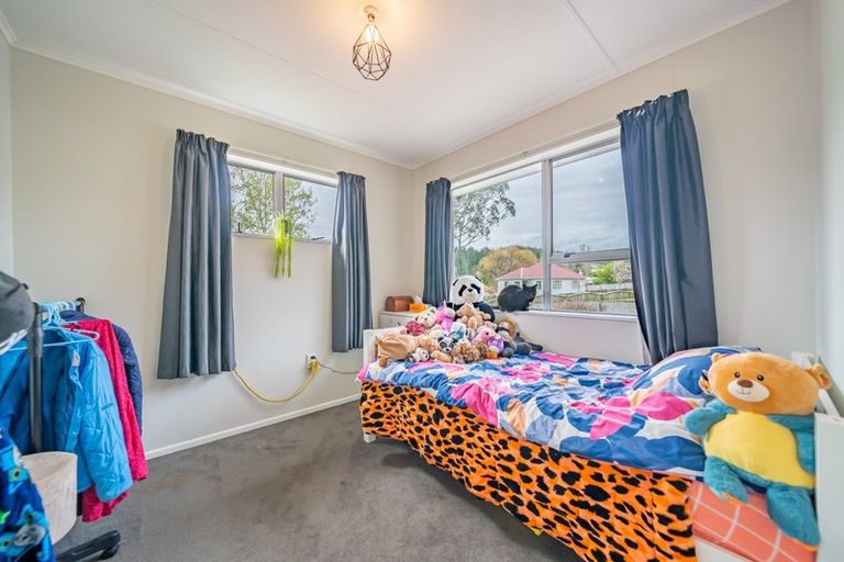 Photo of property in 63 Norana Road, Timberlea, Upper Hutt, 5018