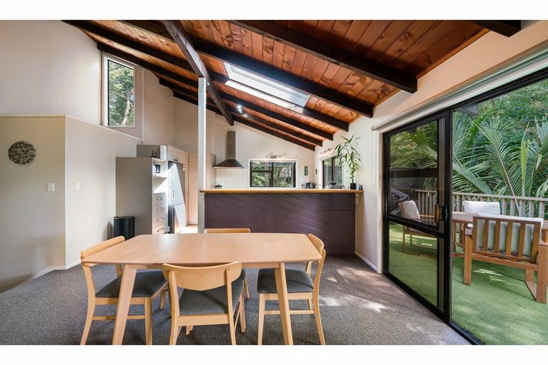 Photo of property in 200 Atkinson Road, Titirangi, Auckland, 0604