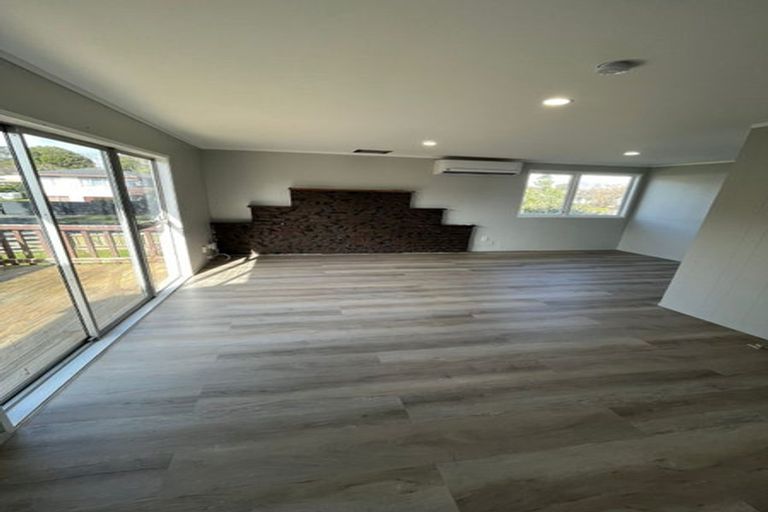 Photo of property in 7 Moncrieff Avenue, Clendon Park, Auckland, 2103