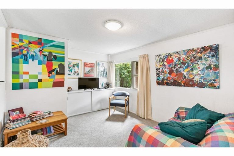 Photo of property in 75 Saddleback Rise, Murrays Bay, Auckland, 0630