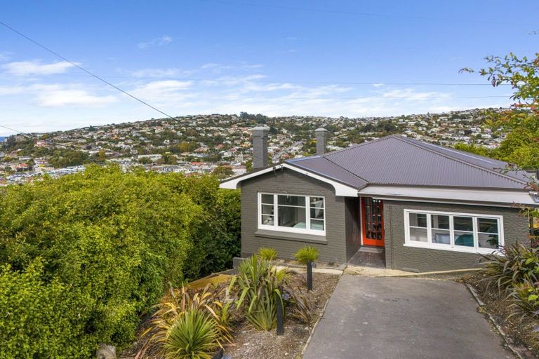 Photo of property in 39 Forfar Street, Clyde Hill, Dunedin, 9011