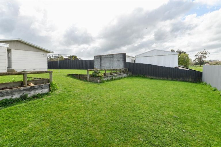 Photo of property in 19 Fergusson Street, Marton, 4710