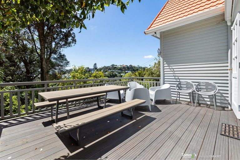 Photo of property in 17 Northland Road, Northland, Wellington, 6012