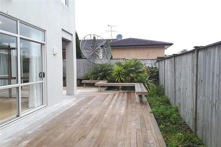 Photo of property in 100 Killybegs Drive, Pinehill, Auckland, 0632