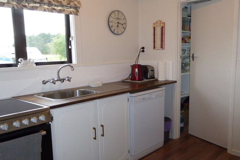 Photo of property in 11 Bevan Street, Woodville, 4920