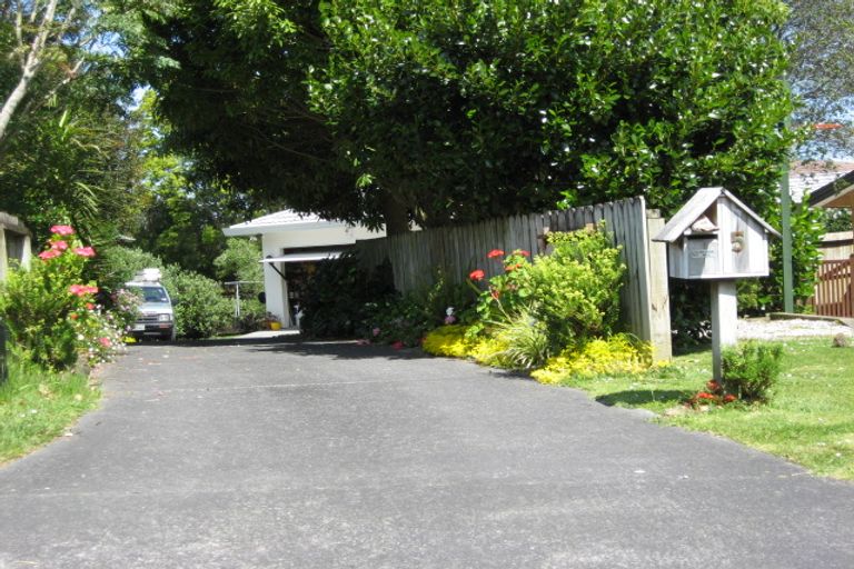 Photo of property in 5 Tokay Place, Huapai, Kumeu, 0810