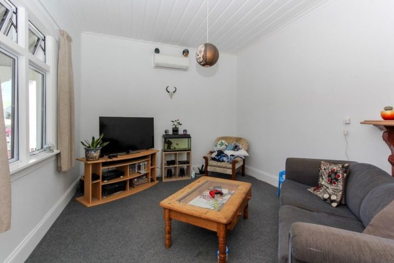 Photo of property in 6 Morley Street, New Plymouth, 4310