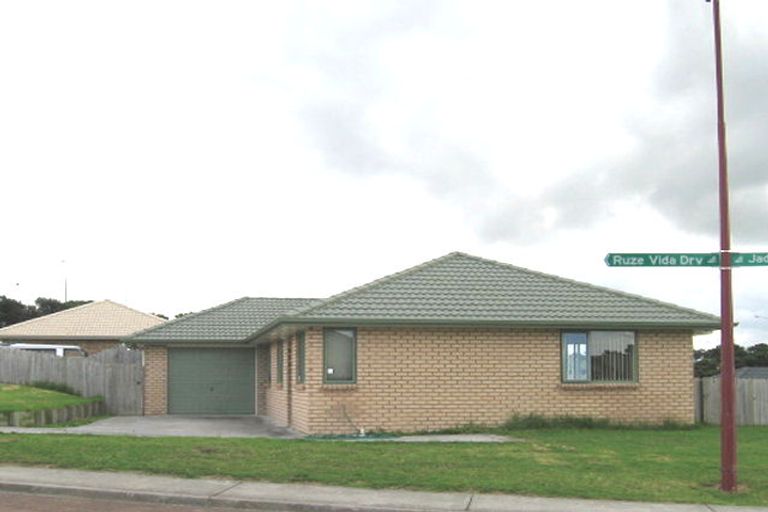 Photo of property in 78 Ruze Vida Drive, Massey, Auckland, 0614