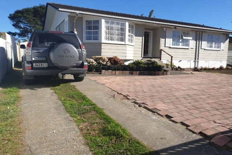 Photo of property in 16 Arnwood Street, Manurewa, Auckland, 2102