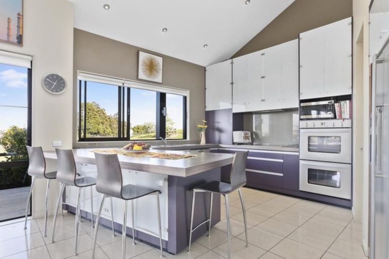 Photo of property in 1304 Old North Road, Helensville, 0875