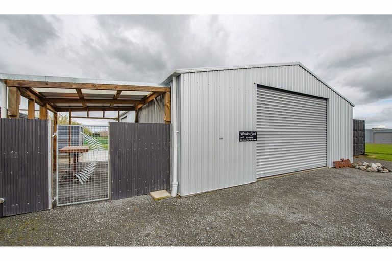 Photo of property in 381 Rangiora Woodend Road, Waikuku, Rangiora, 7473