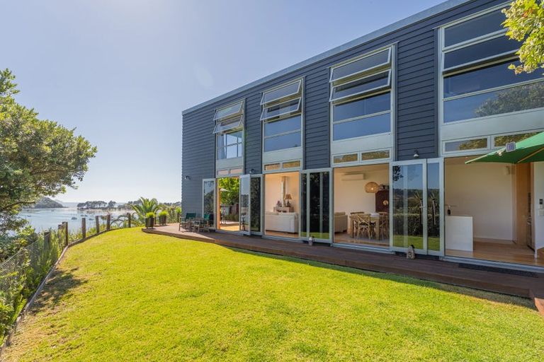 Photo of property in 18 Pine Grove, Tairua, 3508