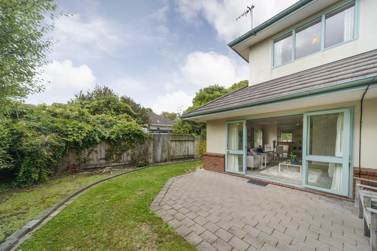 Photo of property in 3 Winston Avenue, Hokowhitu, Palmerston North, 4410