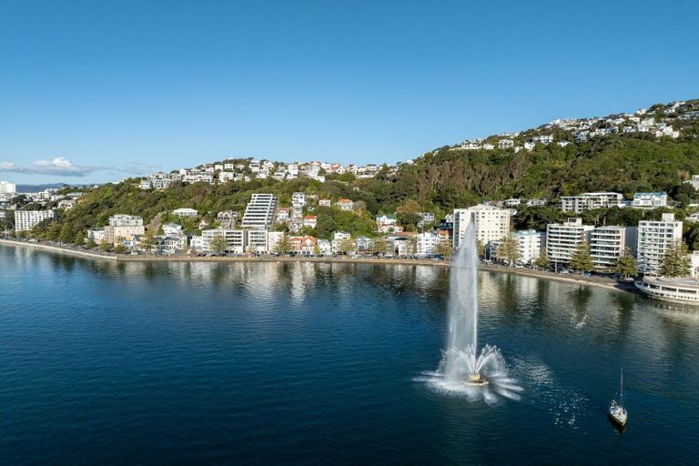 Photo of property in 2/308 Oriental Parade, Oriental Bay, Wellington, 6011