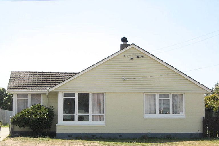Photo of property in 6 Merrington Crescent, Aranui, Christchurch, 8061