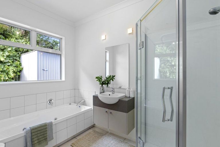 Photo of property in 37 Highcrest Heights, Westmorland, Christchurch, 8025