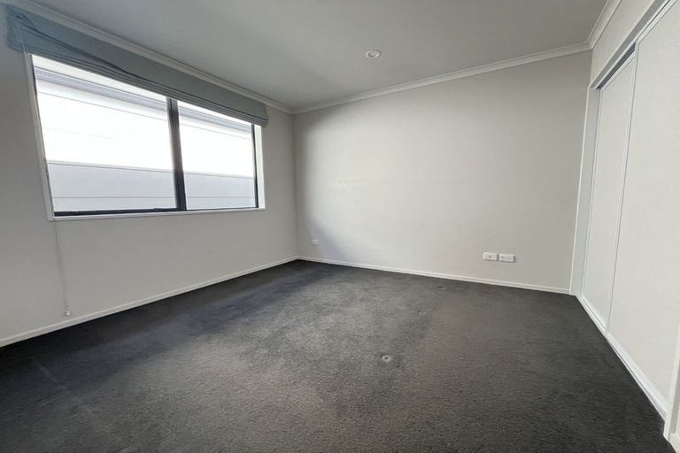 Photo of property in 34 William Dawson Crescent, Wigram, Christchurch, 8025