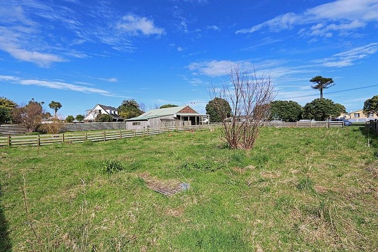Photo of property in 9 Kauae Street, Manaia, 4612