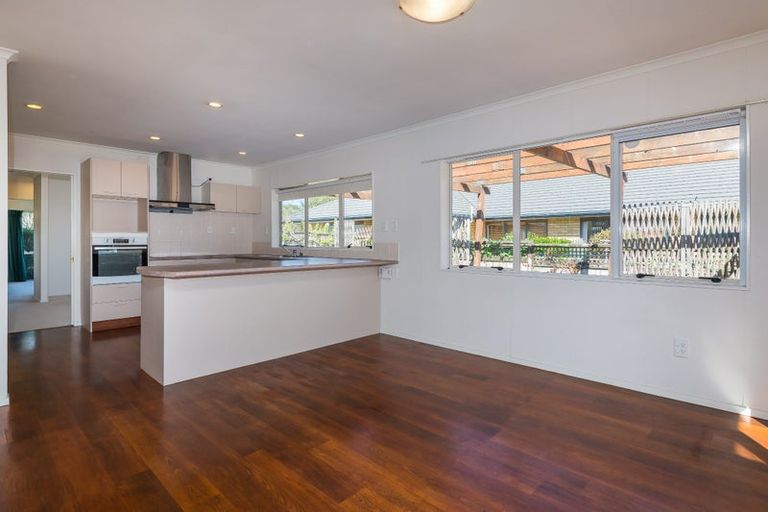 Photo of property in 10 Darimouth Place, Albany, Auckland, 0632