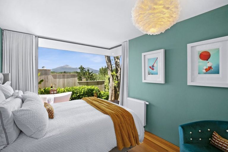 Photo of property in 120b Pioneer Road, Moturoa, New Plymouth, 4310