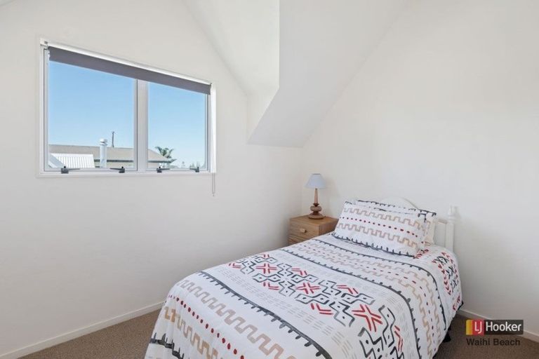 Photo of property in 31 Ocean View Road, Waihi Beach, 3611