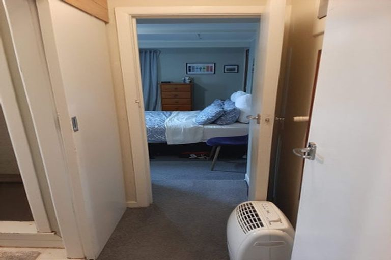 Photo of property in 18 Putnam Street, Northland, Wellington, 6012