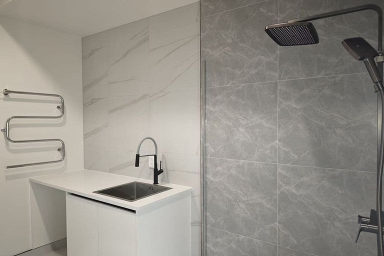 Photo of property in 18 Paisley Street, Mellons Bay, Auckland, 2014