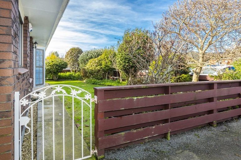 Photo of property in 1/627 Fergusson Drive, Trentham, Upper Hutt, 5018
